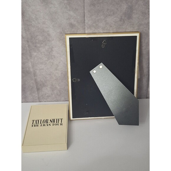 Taylor Swift THE ERAS TOUR 5x7 Framed Photo and Gift Box Collectibles Pop Music - Picture 8 of 9